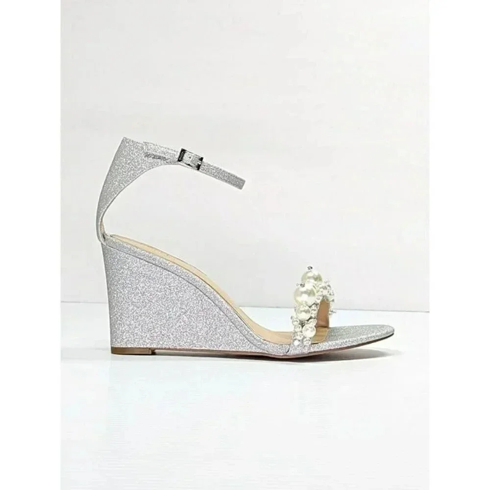 Jewel Badgley Mischka Laurence Women's Silver Wedge Heel Size 8 M (MSRP $119)